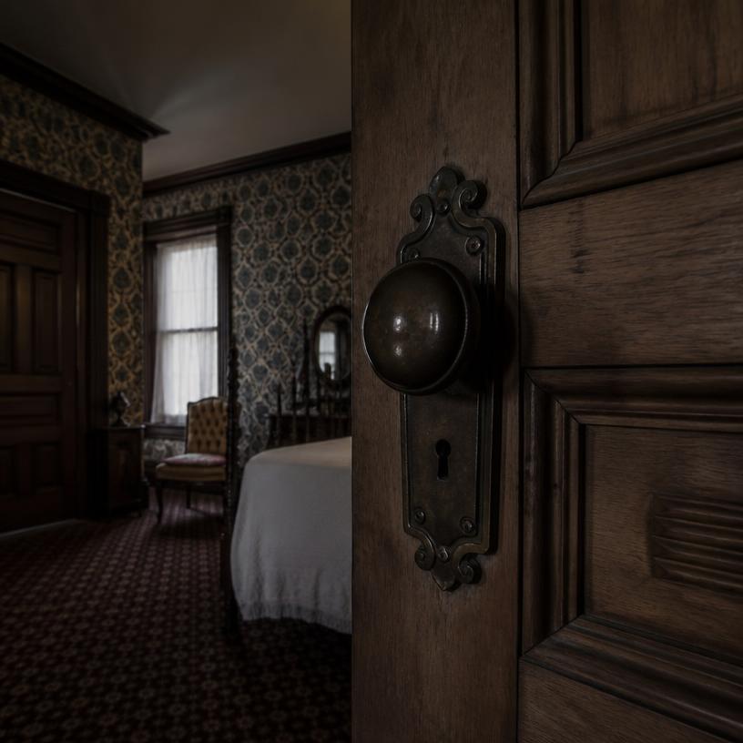 Unlocking the Secrets of the Winchester Mystery House ️‍♀️